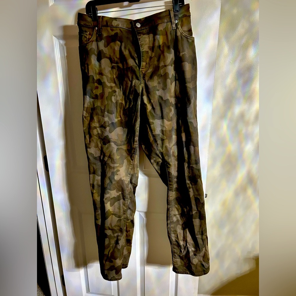 Levi's Camo Plus Size Woman 311 Shaping Skinny  Jeans, Size 26